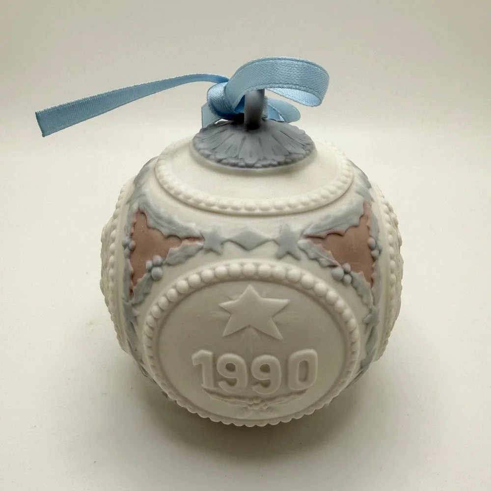 Vintage Lladro 1990 Ornament Ball‎ Porcelain White Blue Christmas Spain w Ribbon